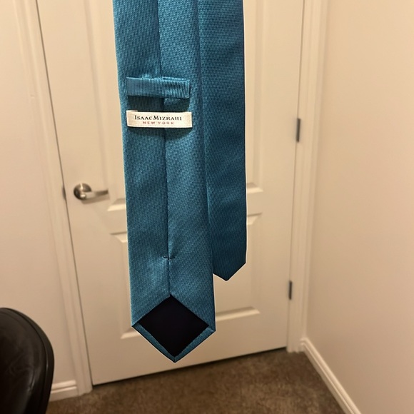 Isaac Mizrahi teal colored tie - Picture 2 of 3